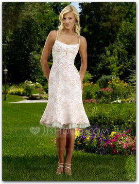 Graceful Sheath Scoop Neck Knee-Length Lace Bridesmaid Dress with Ruffle (007001036)