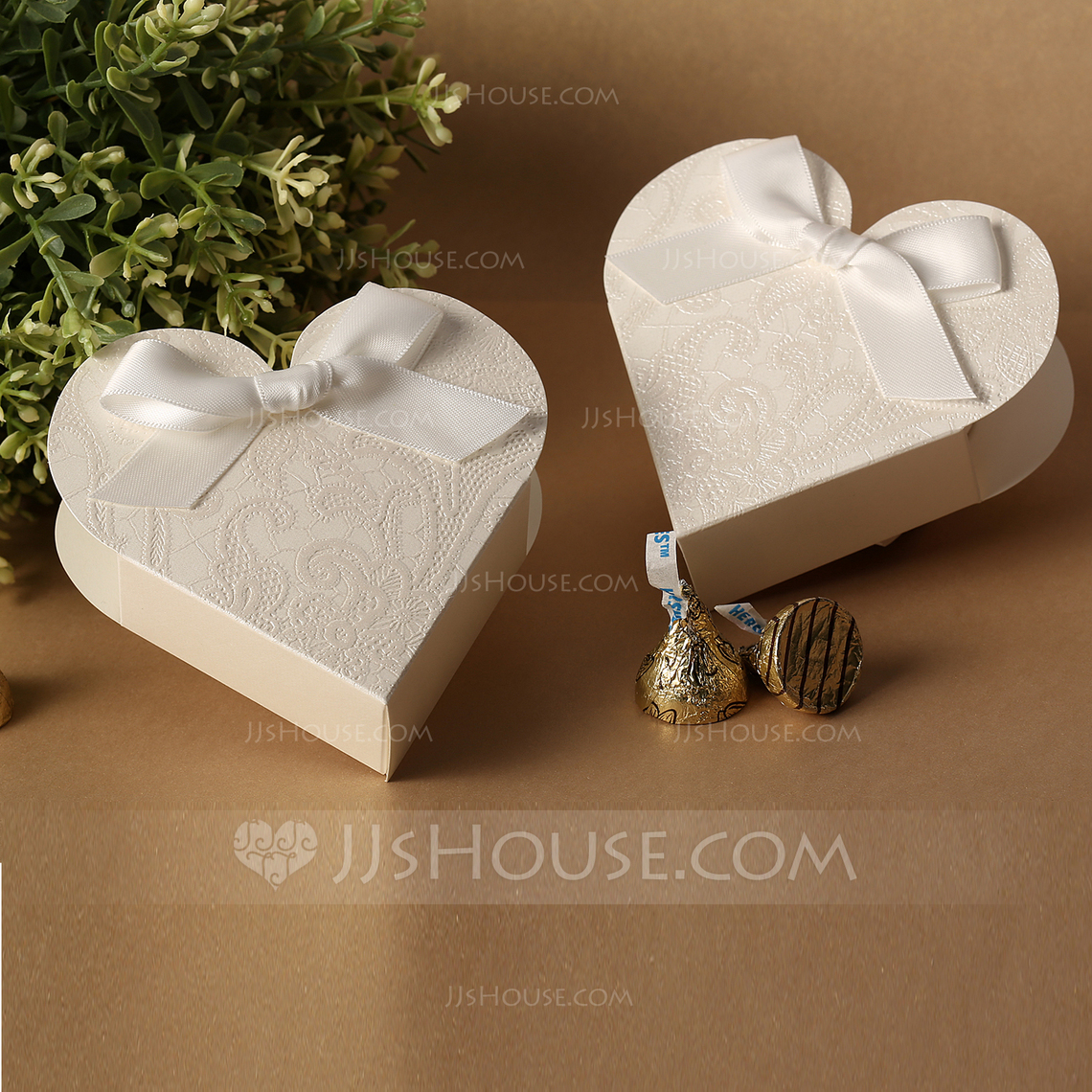 Heartshaped Favor Boxes With Bow (Set of 12) (050028075) JJsHouse