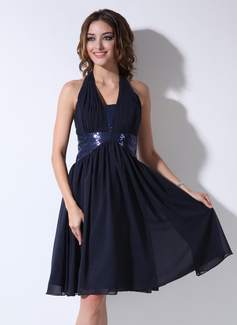 A-Line/Princess Halter Knee-Length Chiffon Sequined Homecoming Dress With Ruffle (022020628)