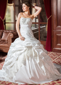 Ball-Gown Sweetheart Chapel Train Taffeta Lace Wedding Dress With Ruffle Beadwork (002004436)