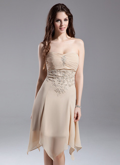 Empire Strapless Knee-Length Chiffon Homecoming Dress With Ruffle Lace Beading (022015644)
