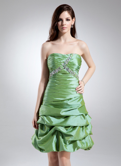 A-Line/Princess Sweetheart Knee-Length Taffeta Cocktail Dress With Ruffle Beading (016015678)