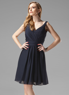 A-Line/Princess V-neck Knee-Length Chiffon Bridesmaid Dress With Ruffle (007004438)