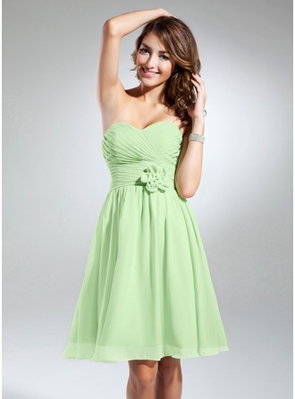 A-Line/Princess Sweetheart Knee-Length Chiffon Bridesmaid Dress With Ruffle Flower(s) 