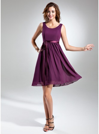 A-Line Scoop Neck Knee-length Chiffon Bridesmaid Dress With Charmeuse Sash