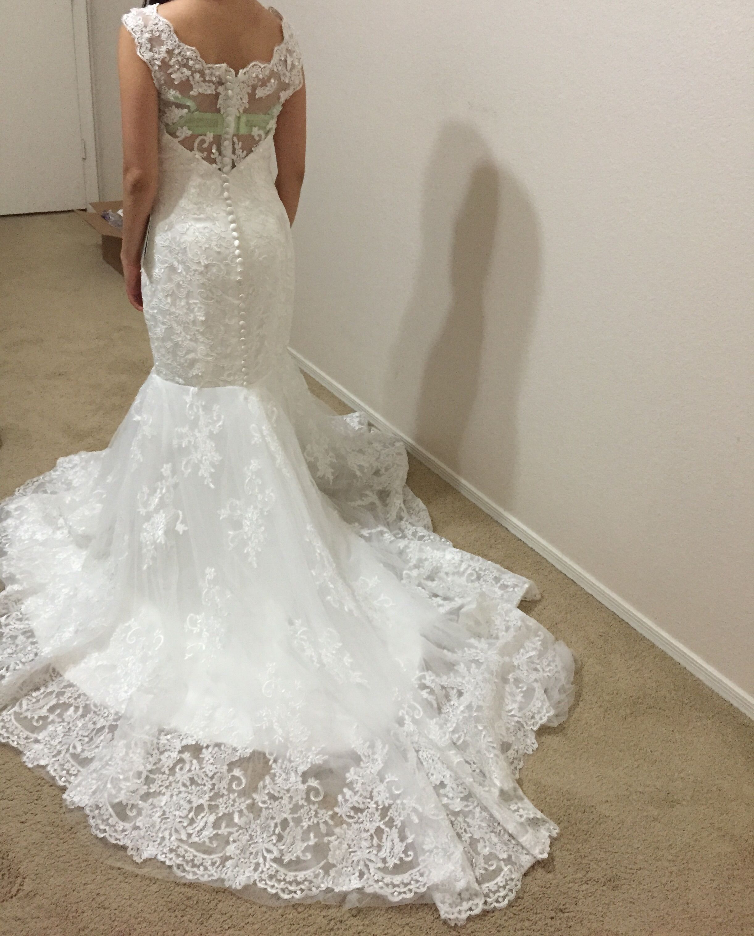 Trumpet/Mermaid Scoop Neck Chapel Train Tulle Lace Wedding Dress With