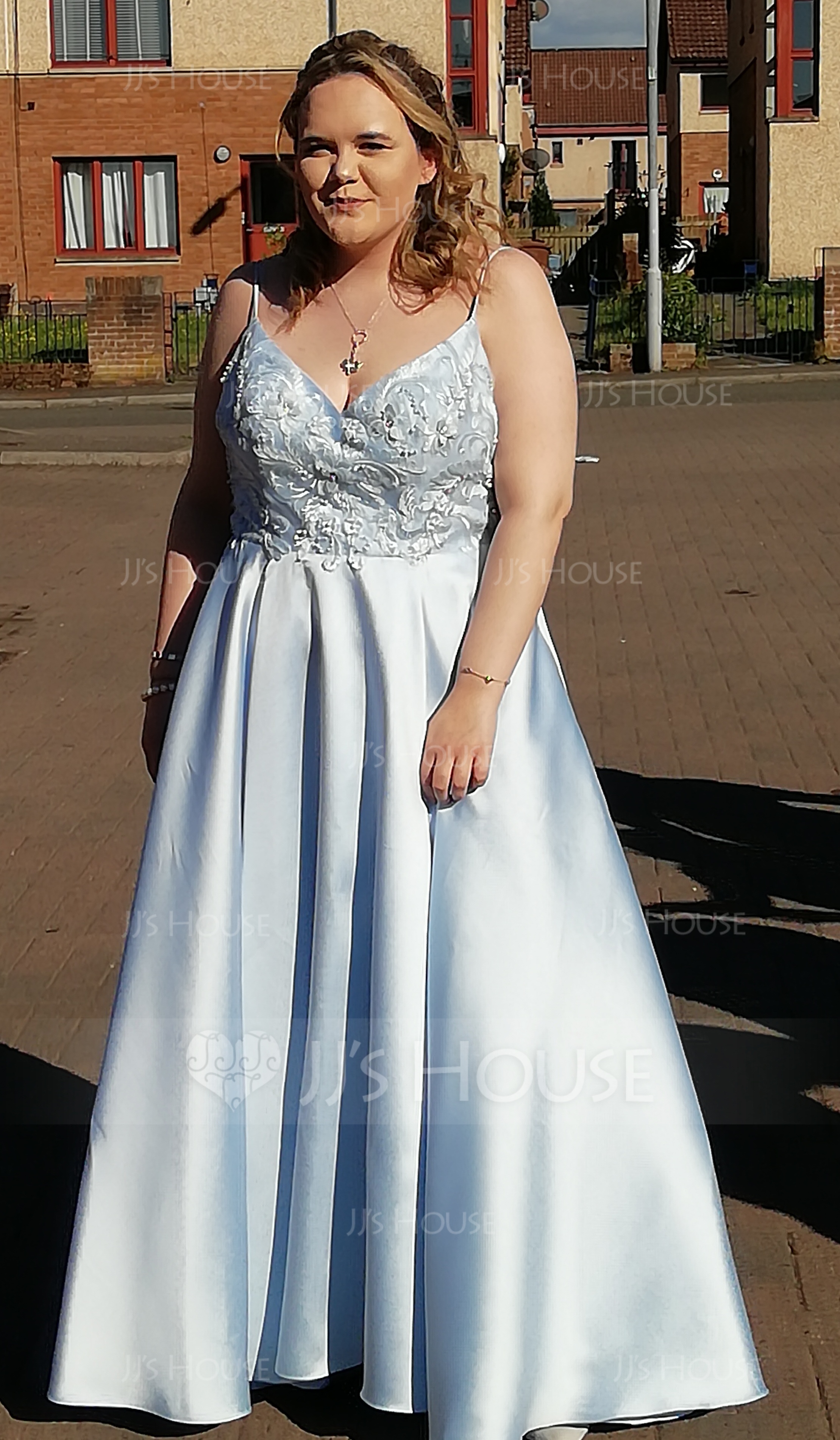 A-Linie/Princess-Linie V-Ausschnitt Sweep/Pinsel zug Satin Abiballkleid mit Spitze Perlstickerei (018138345)